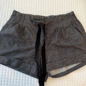 Lululemon spring breakaway shorts